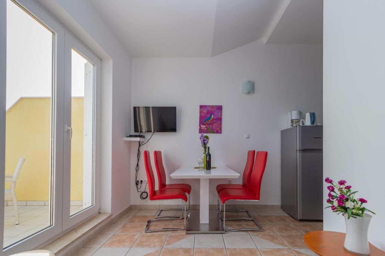 Luxury Apartments Villa Ruzmarina With New Heated Infinity Pool And Lounge Area Marusici  외부 사진